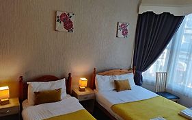 Oyo Chesterton Hotel Blackpool 2*
